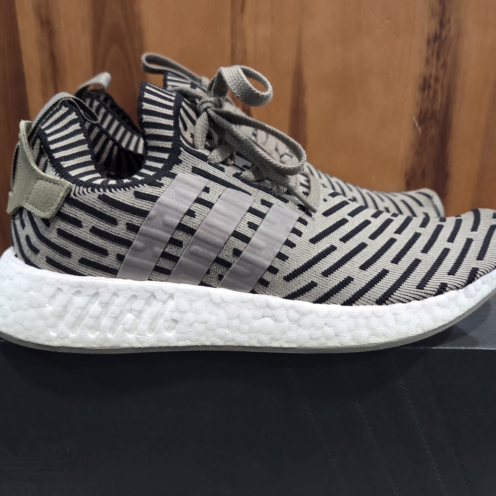 Adidas NMD R2 PK Size 11 New